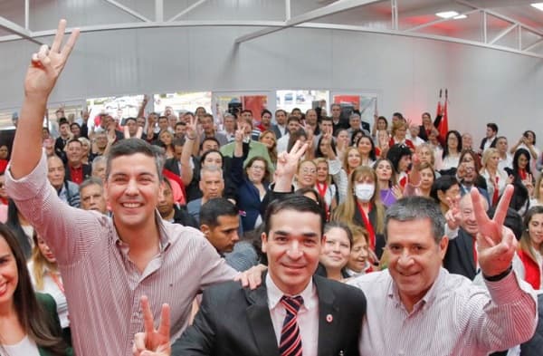 Fanático cartista trabajó un día en dos meses, revela informe