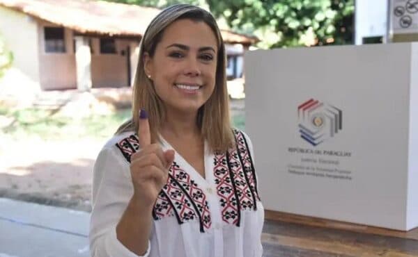 Lizarella Valiente presenta proyecto para prohibir enseñanza de ideología de género