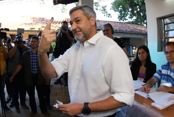 Abdo felicita al pueblo y al “presidente electo” Santi Peña