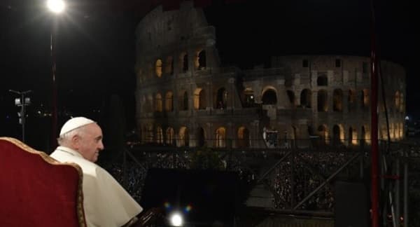 El papa Francisco no asistirá al Vía Crucis en el Coliseo