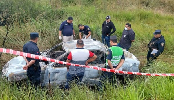 Hallan a mujer calcinada dentro de su automóvil