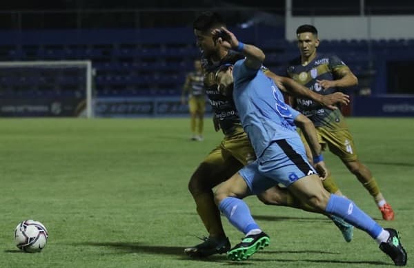 Resistencia y Ameliano igualan en Villa Elisa 
