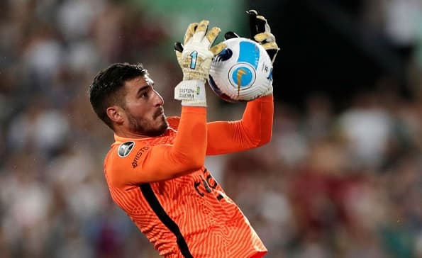 Olveira padece chikungunya y no estará presente en el partido de Olimpia ante Guaireña