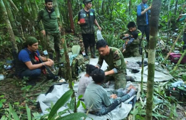 Hallan con vida a los hermanitos desaparecidos en la selva colombiana