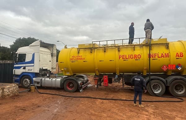 Detienen camionero por simular asalto y robo de combustible