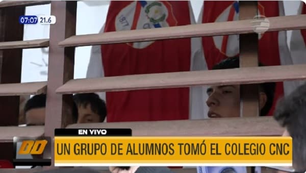Estudiantes del CNC toman la institución y exigen rendición de cuentas