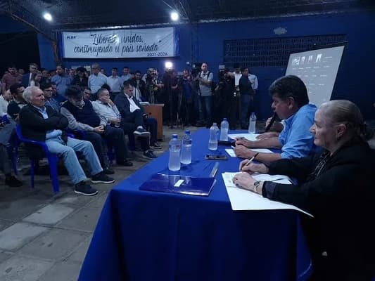 Liberales buscan consenso para definir lugar de Convención