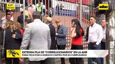 Fiesta colorada en la ANR en honor a Horacio Cartes