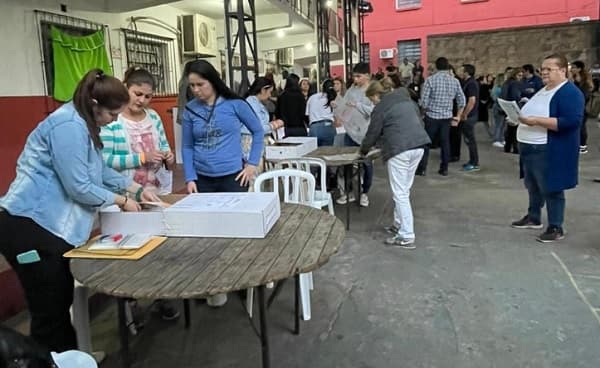 Este domingo se realizan las elecciones internas en 13 municipios