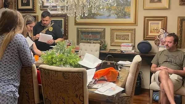 Desalojan a Carlos Oleñik por millonaria deuda de alquiler