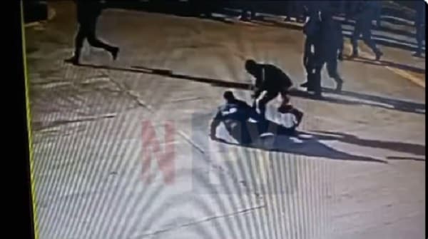 Difunden video del disparo accidental de un policía a su camarada en una práctica