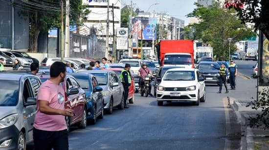 Retorno a clases: Bullicio en las aulas y caos en el tráfico