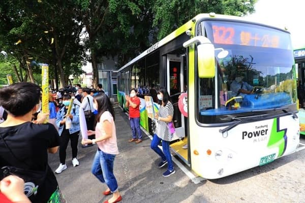 Cambios en itinerarios de buses en la Avenida Colón
