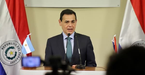 Canciller lamenta posición argentina sobre peaje en la hidrovía