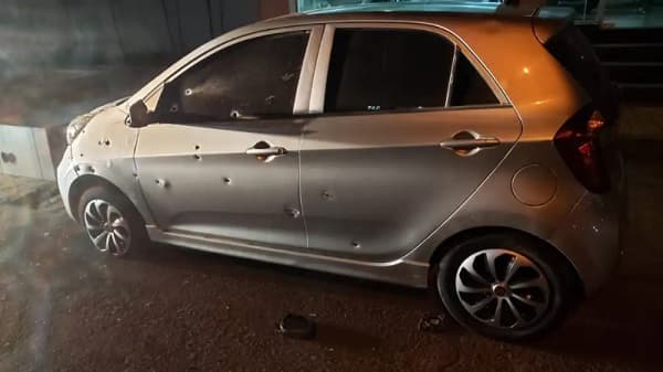 Atacan un vehículo con 30 balazos en Pedro Juan Caballero