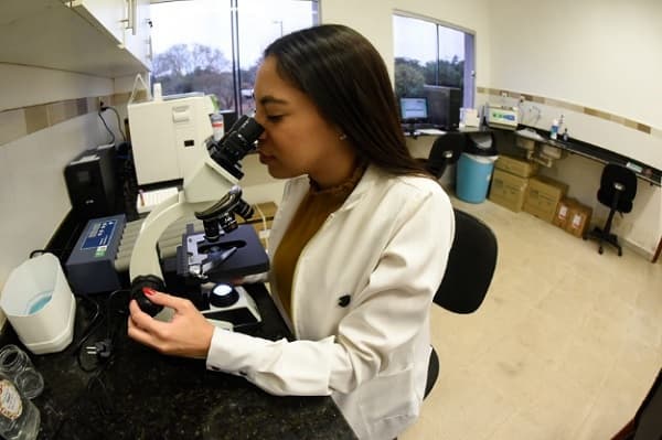 Nuevo laboratorio de análisis clínicos eleva atención en Ciudad Mujer