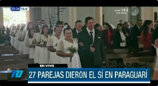 27 parejas sellan su compromiso en unión comunitaria