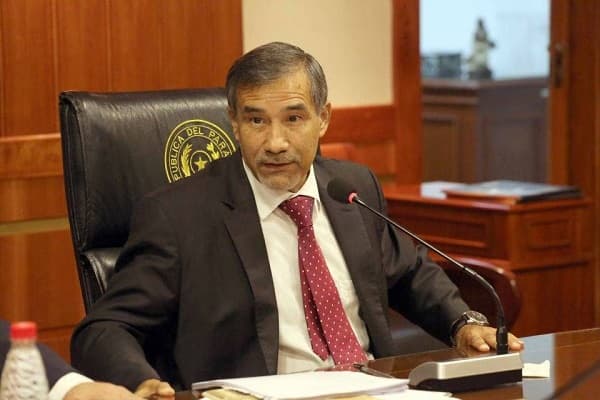 Investigan a abogados “mau” y exigen examen de conocimientos