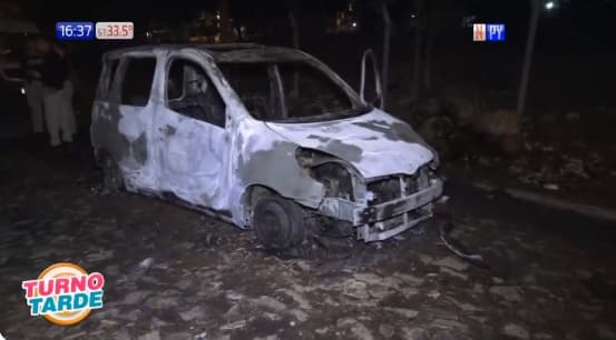 Hallan vehículo incinerado en Itá Enramada luego de ser robado en San Lorenzo