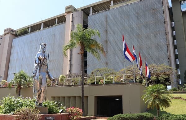 BCP destina G. 5.200 millones para guardería de funcionarios