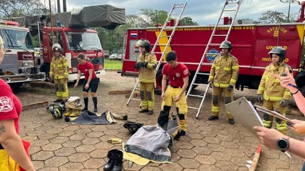Bomberos de Ciudad del Este demuestran su destreza en colecta benéfica 2023