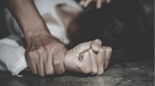 Engaño y abuso en Mercado 4: Mujer es víctima de agresión sexual al intentar vender su celular