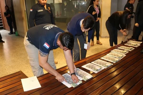 Detenidos por coimas millonarias en Ministerio de Economía