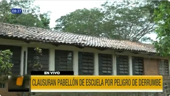 Pabellón de escuela clausurado hace más de un año por peligro de derrumbe