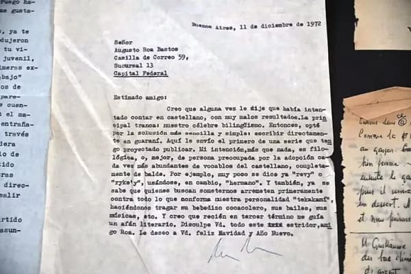 Roa Bastos y su biblioteca rescatada del olvido