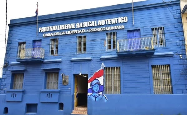 Intendentes liberales piden convención para reformar estatuto y comicios