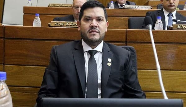 Julio González ocupa el lugar de Yamil Esgaib tras polémica