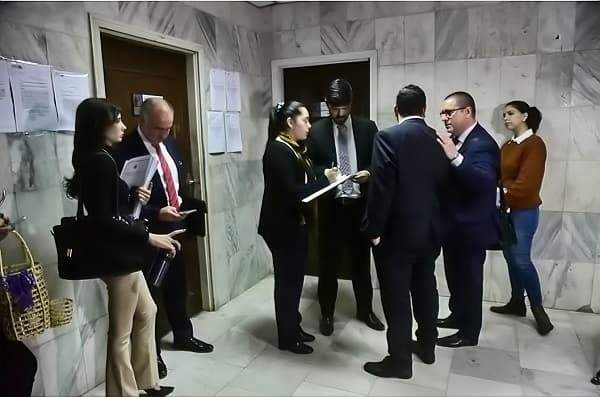 Ocupantes VIP esquivan a la justicia: recusación de juez atrasa el caso