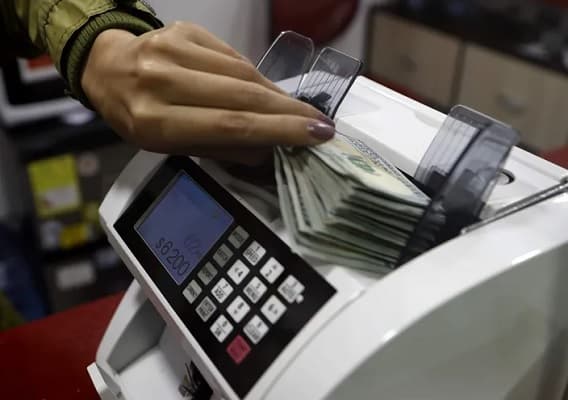 El dólar en Paraguay alcanza su máximo valor en 20 años