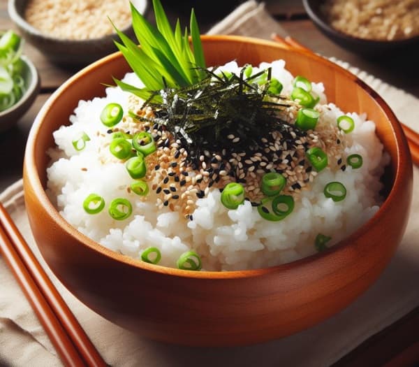 ¡Cuidado con el arroz recalentado! Microbióloga advierte sobre riesgos ocultos