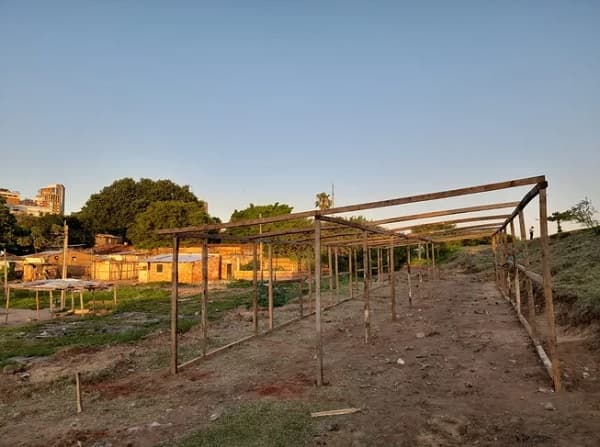 Construyen viviendas temporales tras incendio en Chacarita