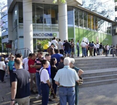 Argentinos en Paraguay ejercen su voto en elecciones presidenciales