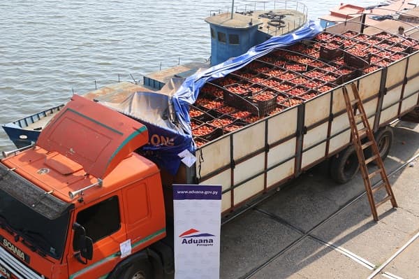 Gobierno y empresarios juntos contra el contrabando