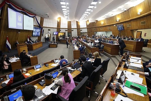 Diputados paraguayos indagan sobre políticas estatales y criptomonedas