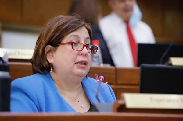 Cuestionan filtros de ingreso en Medicina-UNA por excluir a estudiantes del sistema público