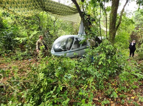SENAD incauta helicóptero narco y armamento en mega campamento en Amambay