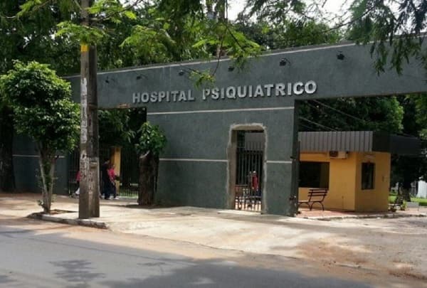 Denuncian brutal agresión en Hospital Neurosiquiátrico: Hombre lucha por su vida tras golpiza