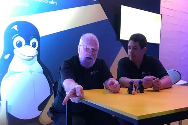 Equidad y enseñanza de moralidad en tecnología: Entrevistamos a Jon “Madddog” Hall