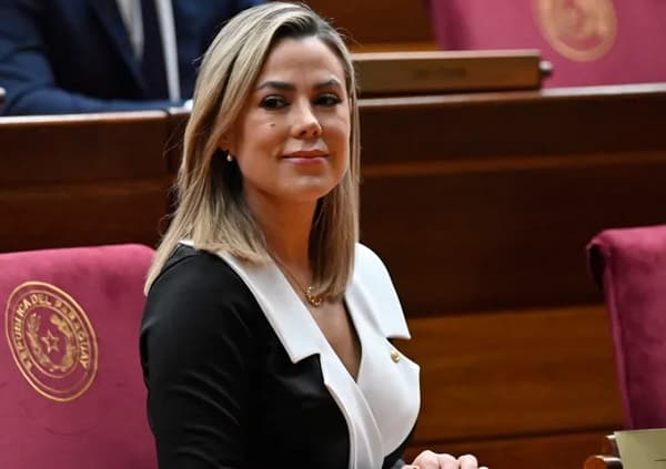 Suspensión de curso de psiquiatría tras intento de “censura” por parte de senadora Lizarella Valiente