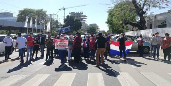 Hospital de Clínicas exige más presupuesto con protesta