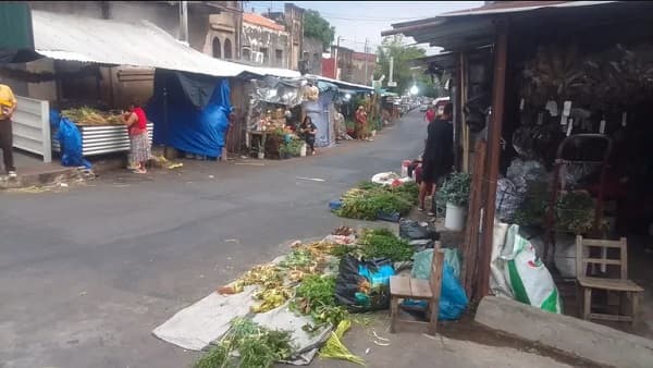 Subida municipal del 5,1% deja a comerciantes del Mercado 4 en apuros