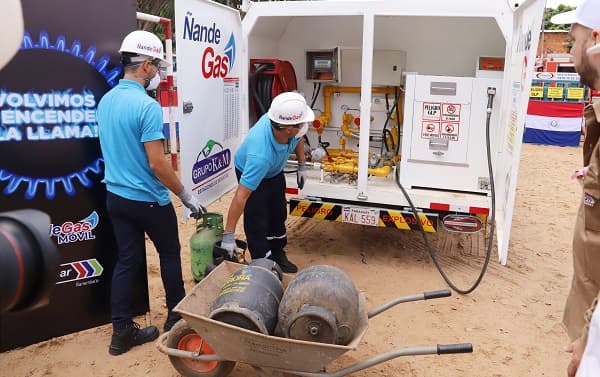 Relanzan “Ñande Gas Móvil” para recargas de garrafas en barrios