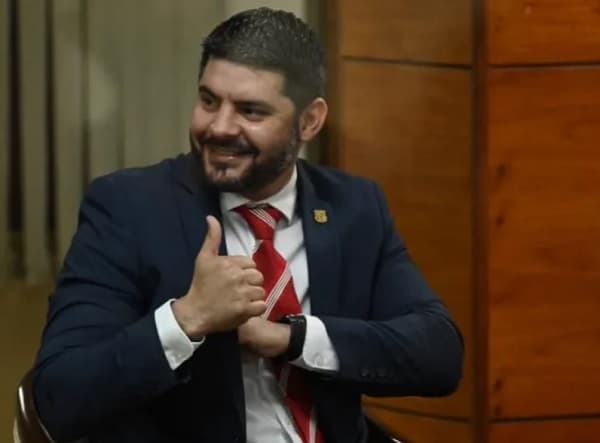 Amparo contra Nenecho por faltante de G. 500.000 millones en bonos