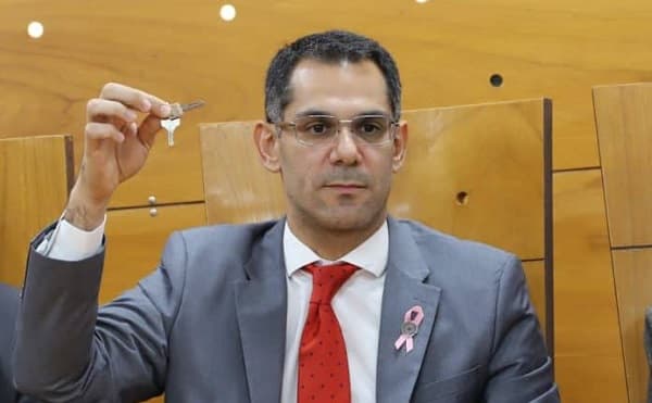 Procuraduría exige la entrega de llaves a ocupantes VIP en Jardines de Remansito