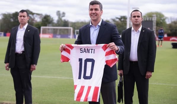 Peña se ausentará dos días para apoyar a la Albirroja en Buenos Aires en medio de tensiones