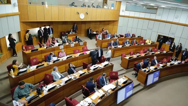 Aprueban expropiación en Ayolas que, según oposición, beneficiaría a ex jerarcas stronistas